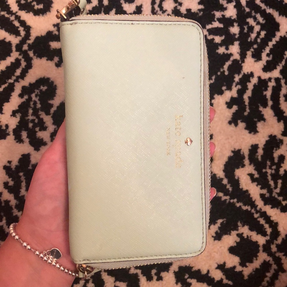 Kate Spade Wristlet - Picture 6 of 7
